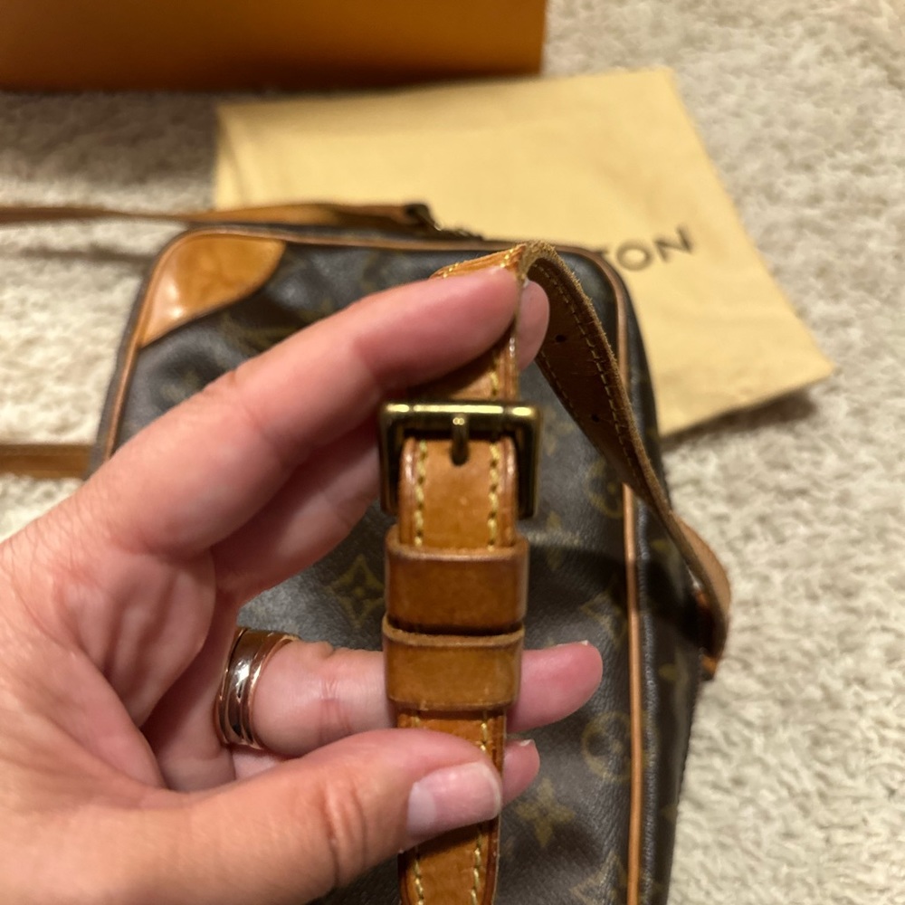🙌🏼🙌🏼🙌🏼AUTHENTIC LOUIS VUITTON CROSSBODY🙌🏼🙌🏼🙌🏼 - Picture 9 of 12